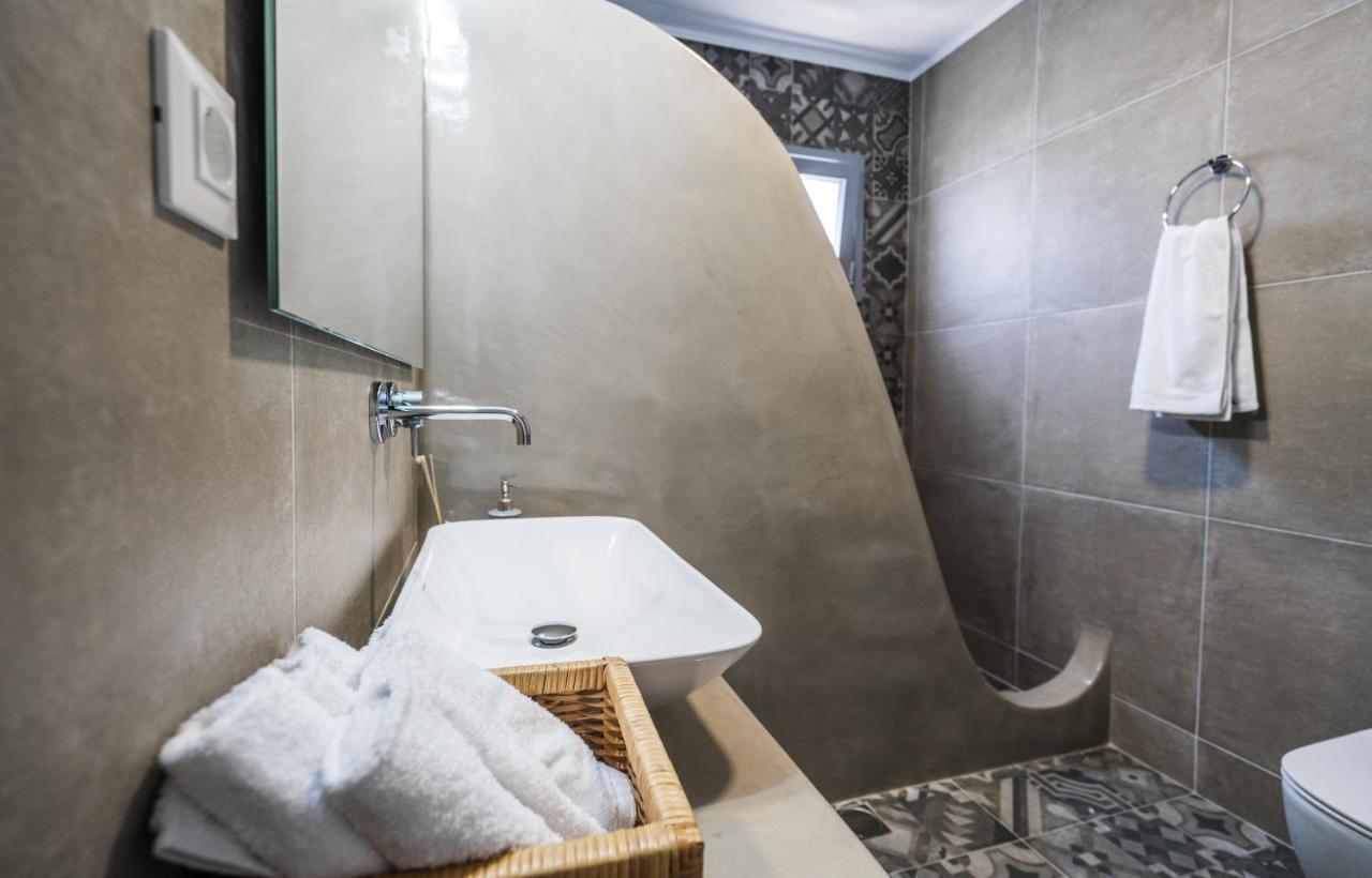 Komis Mansion Exambela Экстерьер фото