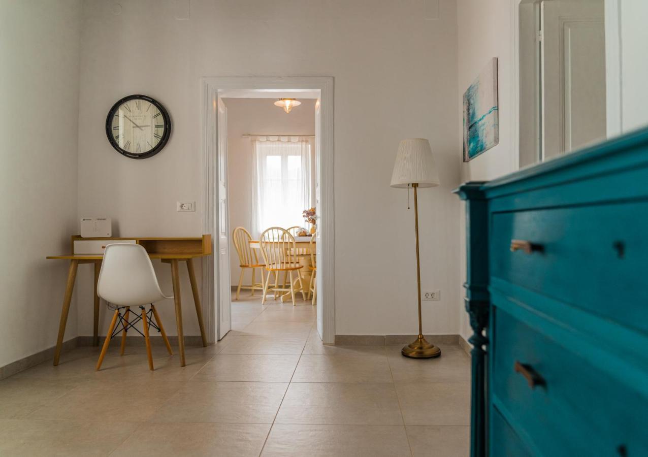Komis Mansion Exambela Экстерьер фото